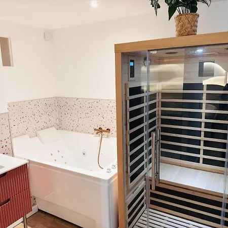 Appartement L'intimiste - Cocon A Deux - Sauna, Balneo & Cine *